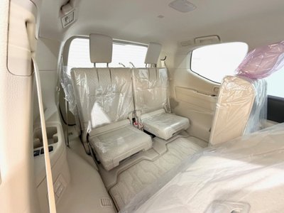 TOYOTA LAND CRUISER 300 - 6