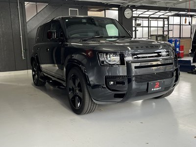 LAND ROVER DEFENDER - 9