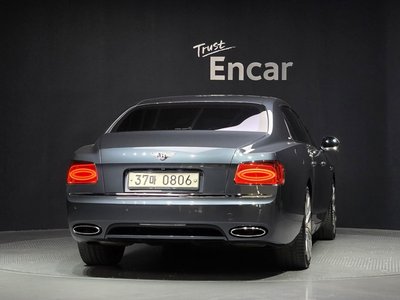 BENTLEY FLYING SPUR - 3