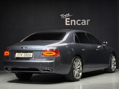 BENTLEY FLYING SPUR - 4