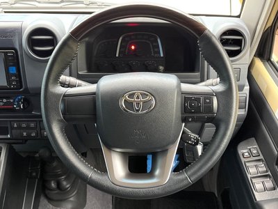 2025 Toyota LAND CRUISER 70 — миниатюра 11