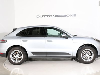 PORSCHE MACAN - 10