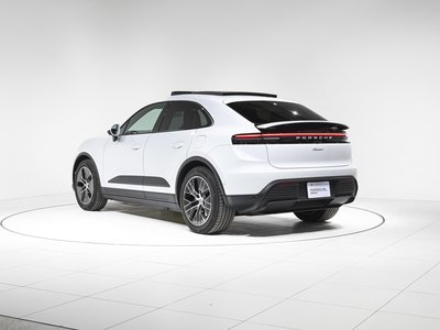 PORSCHE MACAN - 8
