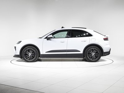 PORSCHE MACAN - 9