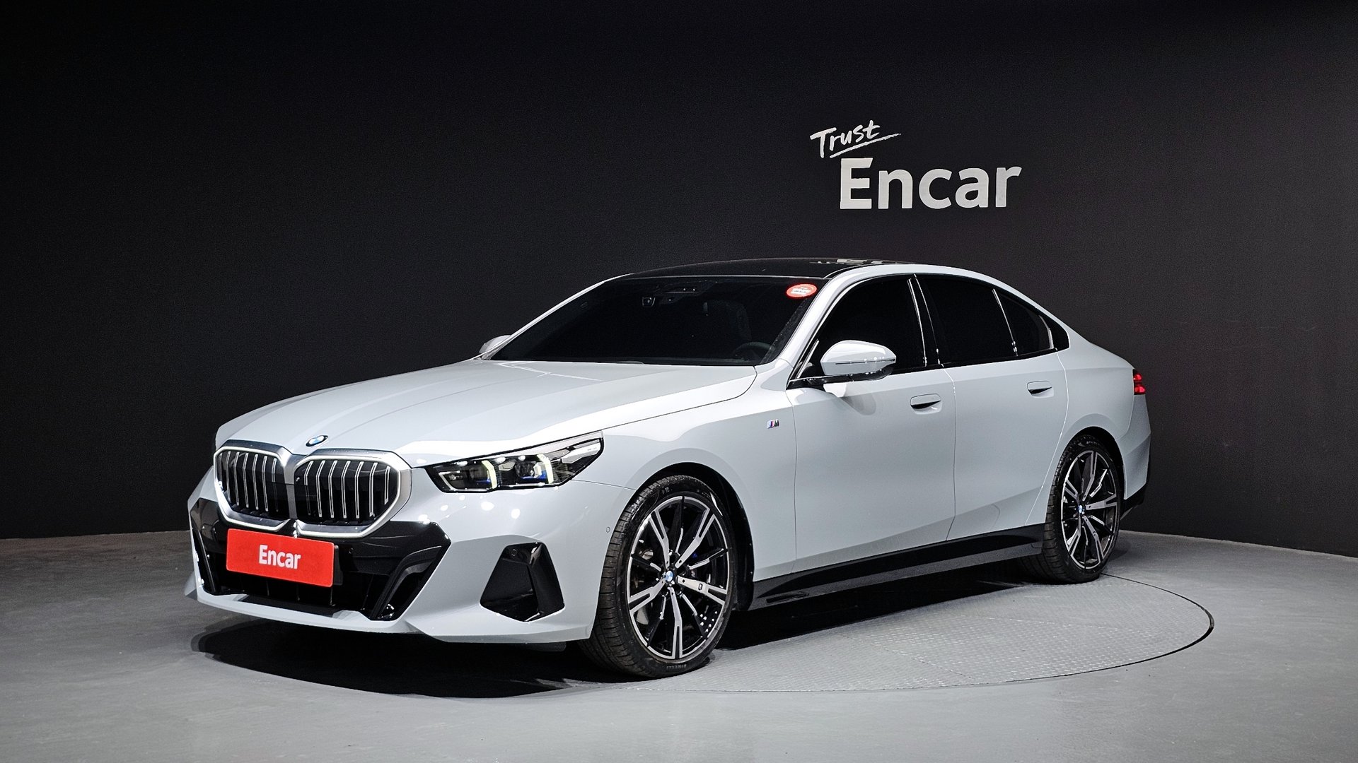 BMW 5 SERIES - View 1