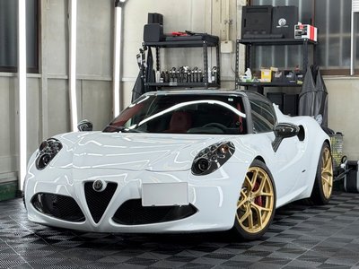 ALFA ROMEO 4C - 1