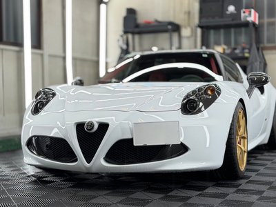 ALFA ROMEO 4C - 7