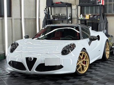 ALFA ROMEO 4C - 6