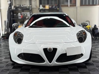 ALFA ROMEO 4C - 3