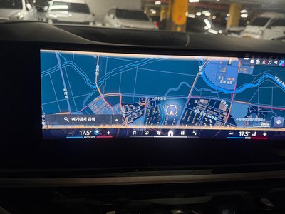 2024 BMW X7 thumbnail 16