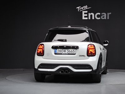 صورة 3 لـ 2024 MINI COOPER S