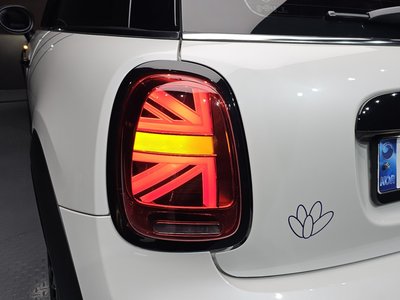 صورة 10 لـ 2024 MINI COOPER S