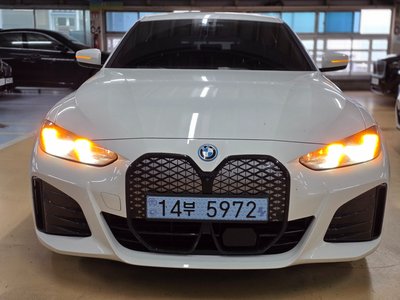 2025 BMW I4 照片 1