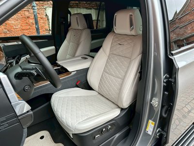 2025 Cadillac ESCALADE 缩略图 31