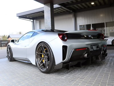 FERRARI 488 PISTA - 2