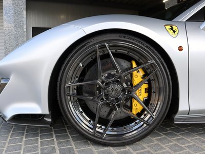 FERRARI 488 PISTA - 9