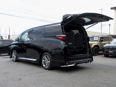 2026 Toyota ALPHARD — фото 5