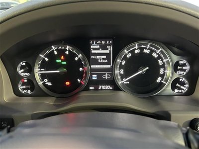 TOYOTA LAND CRUISER 200 - 9