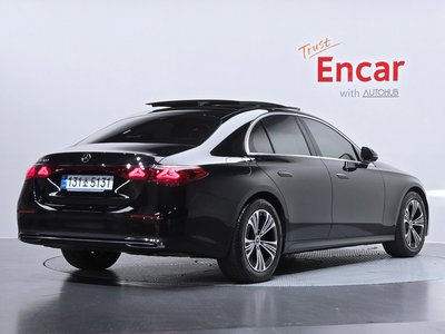 MERCEDES-BENZ E-CLASS - 4