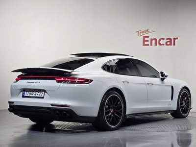 صورة 4 لـ 2019 Porsche PANAMERA