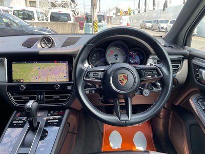 2021 Porsche MACAN — фото 3