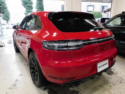 2021 Porsche MACAN photo 2