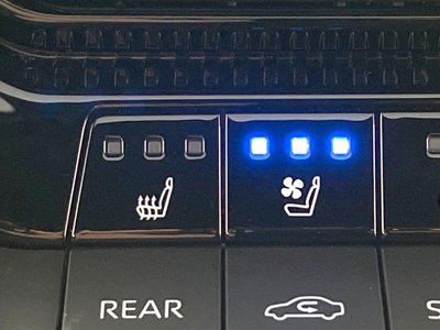 TOYOTA LAND CRUISER 250 - 7