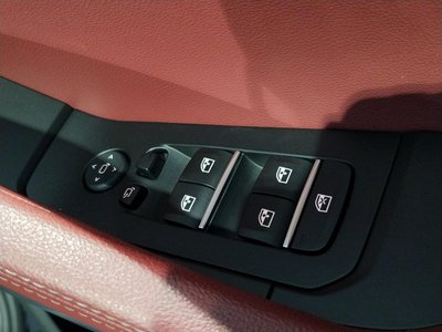 2022 BMW X6 — миниатюра 56