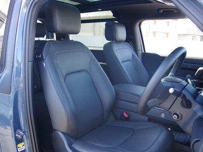 LAND ROVER DEFENDER - 9