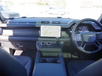 LAND ROVER DEFENDER - 5