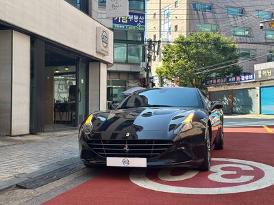 FERRARI CALIFORNIA - 1