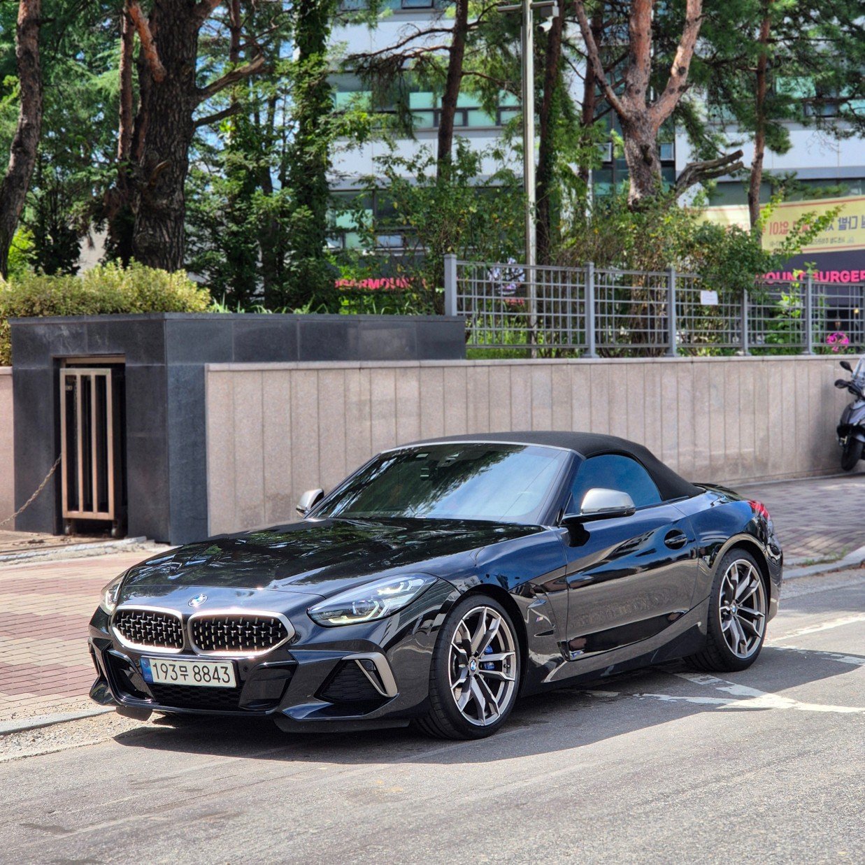 BMW Z4 - View 1