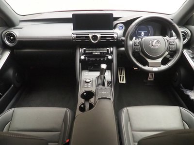 LEXUS IS - 10