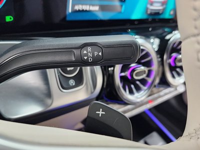 MERCEDES-BENZ GLB - 9