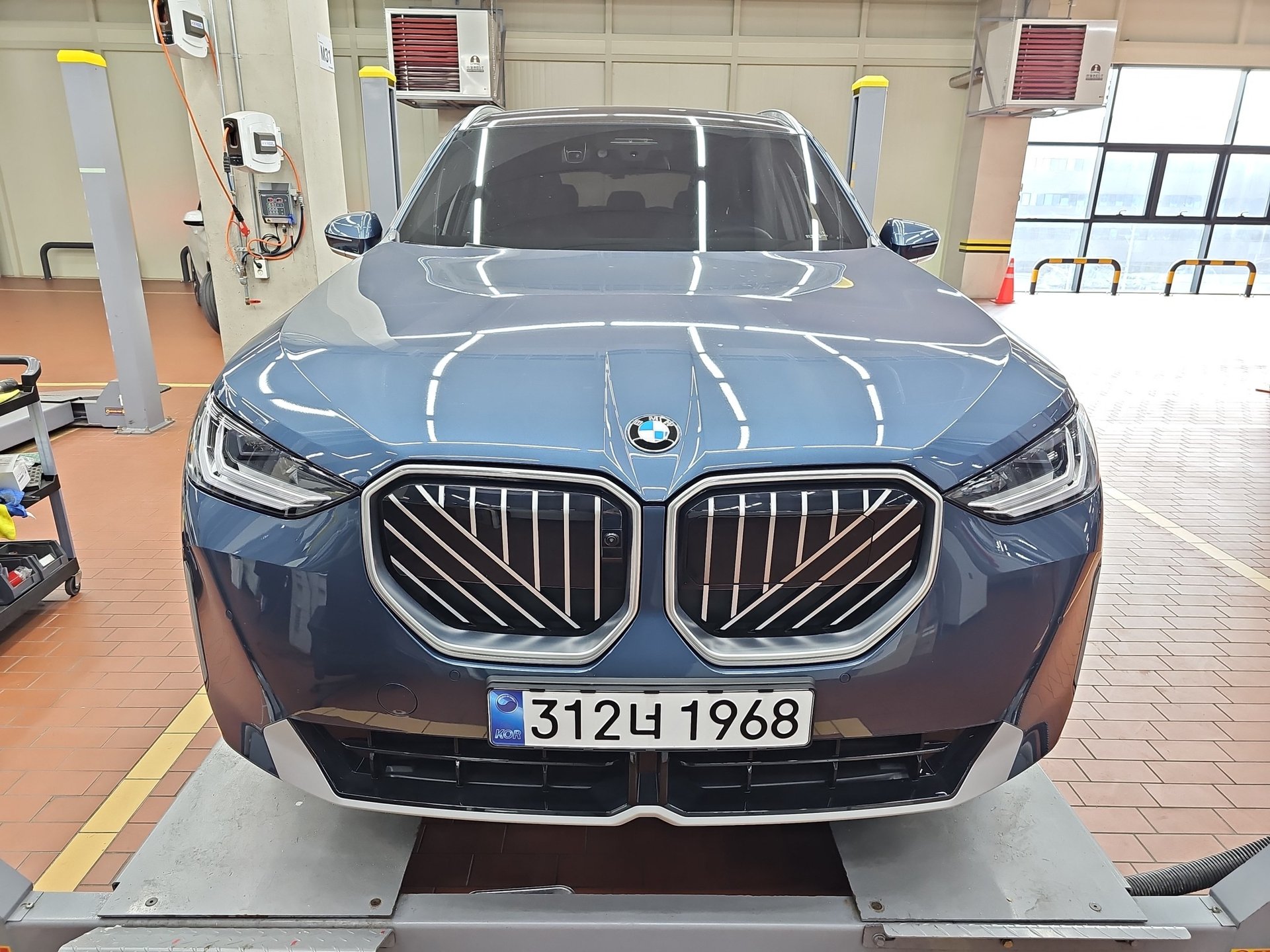 BMW X3 - View 1