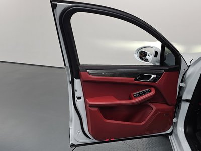 2023 Porsche MACAN thumbnail 14
