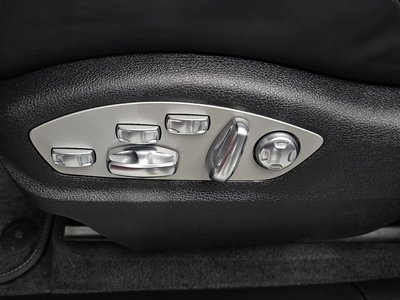 2023 Porsche MACAN thumbnail 31