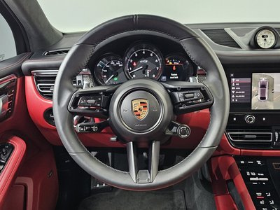 2023 Porsche MACAN thumbnail 19