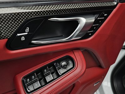 2023 Porsche MACAN thumbnail 33