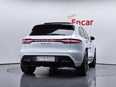 PORSCHE MACAN - 3
