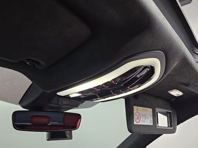 2023 Porsche MACAN thumbnail 27