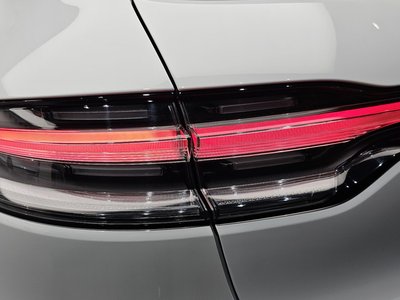 PORSCHE MACAN - 10