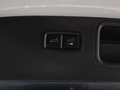 2023 Porsche MACAN thumbnail 22