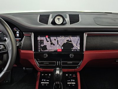 2023 Porsche MACAN thumbnail 24