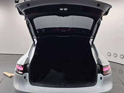 2023 Porsche MACAN thumbnail 23