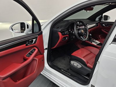 2023 Porsche MACAN thumbnail 13