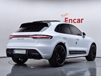 PORSCHE MACAN - 4