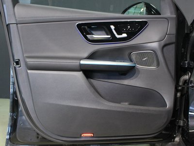 2025 Mercedes-BENZ GLC thumbnail 37