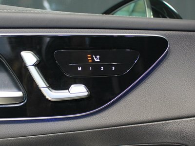 2025 Mercedes-BENZ GLC thumbnail 24