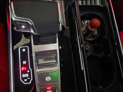 صورة 9 لـ 2022 AUDI Q8